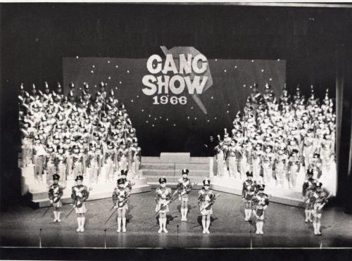 Gang Show048