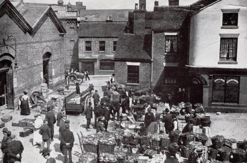 Market Square    -   Images reproduced by kind permission of Culture Coventry Trust/Coventry Archives