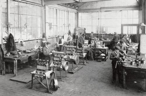Maudslay Motor Company engine erecting shop    -   Images reproduced by kind permission of Culture Coventry Trust/Coventry Archives