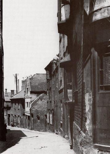 Palmer Lane    -   Images reproduced by kind permission of Culture Coventry Trust/Coventry Archives