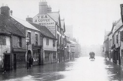 Spon Street Dec 1900   -   Images reproduced by kind permission of Culture Coventry Trust/Coventry Archives